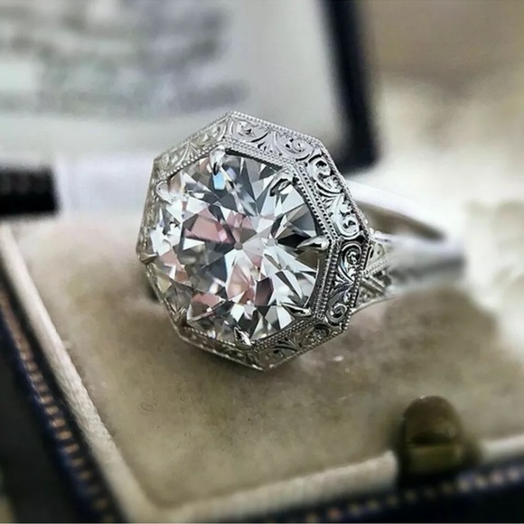 Elegant  Silver Women Rings Cubic Zirconia Anniversary Jewelry - Picture 4 of 4